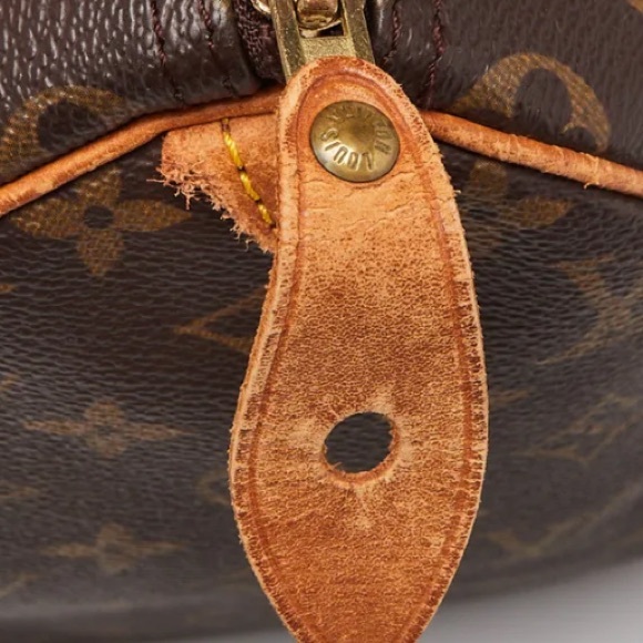 LOUIS VUITTON
Monogram Canvas Speedy 30 Bag - Picture 11 of 15